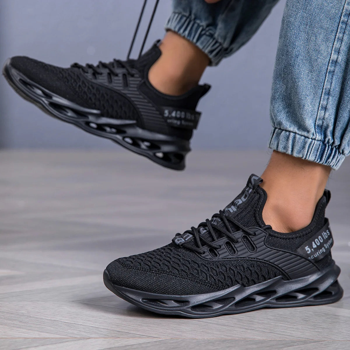 Promotion Sales Sneakers Men Breathable Mesh Lightweight Blade Sport Running Shoes