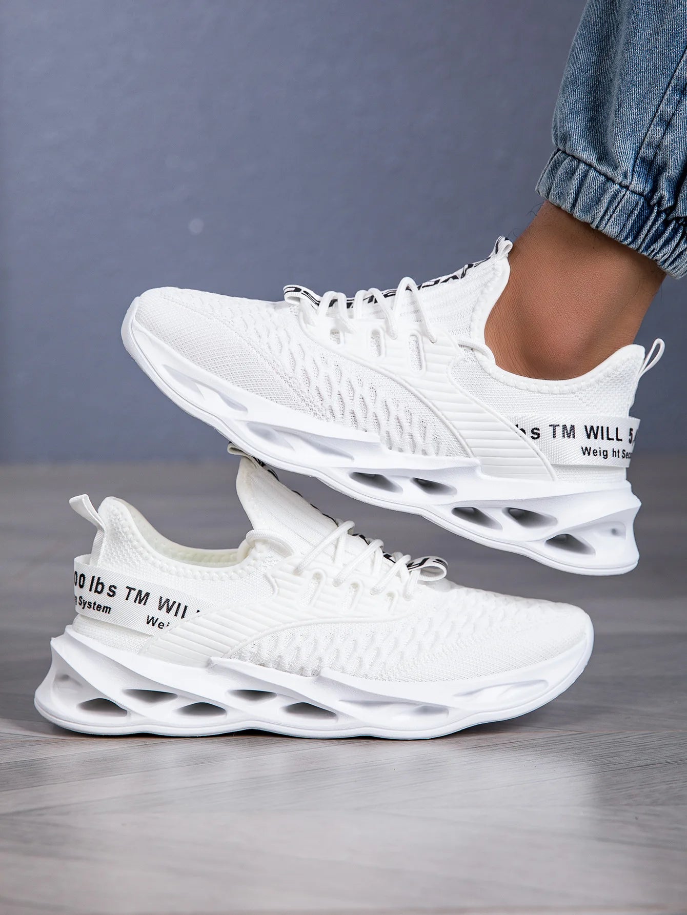 Promotion Sales Sneakers Men Breathable Mesh Lightweight Blade Sport Running Shoes