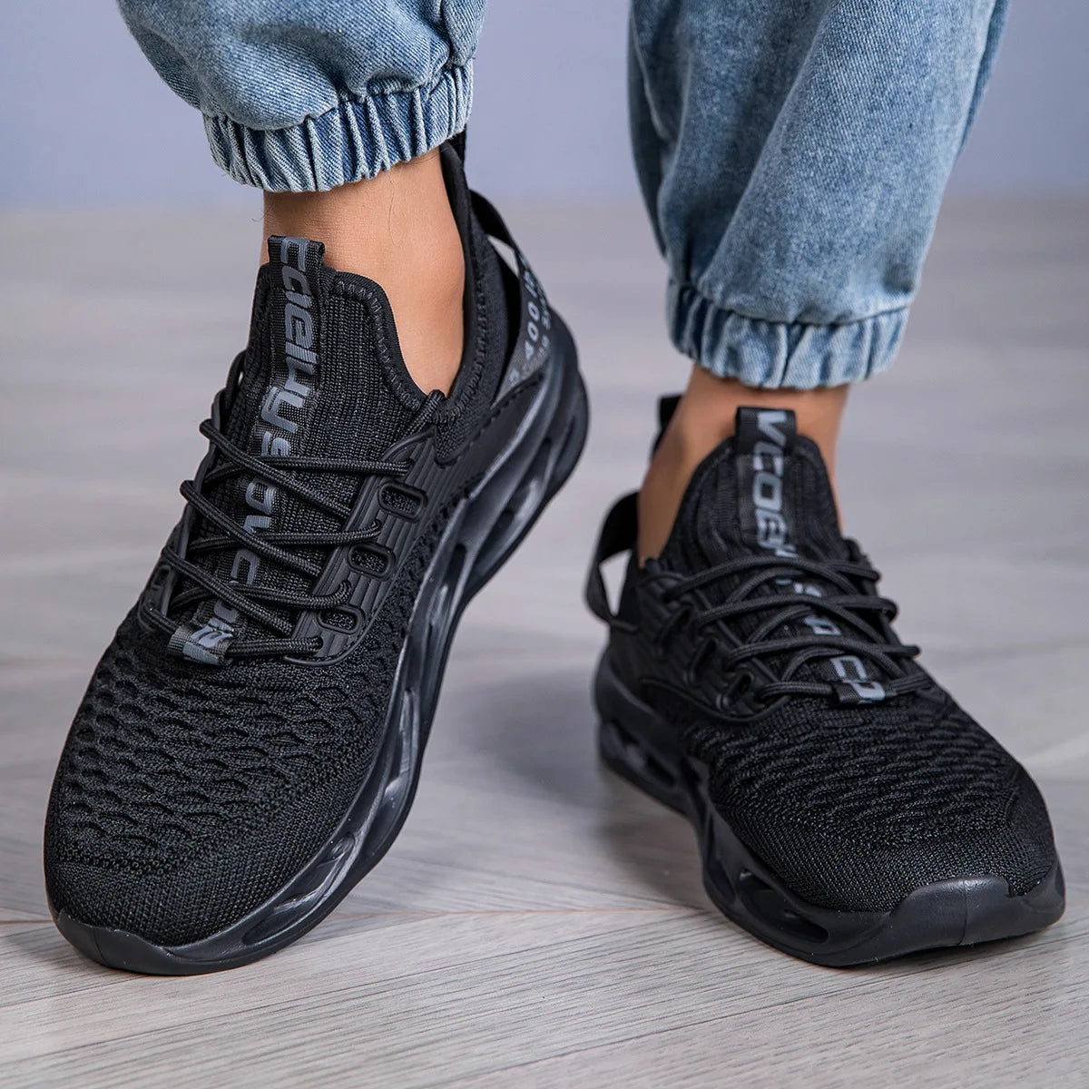 Promotion Sales Sneakers Men Breathable Mesh Lightweight Blade Sport Running Shoes